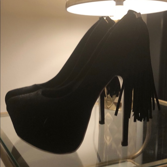 Shoes - Picture 2 of 2